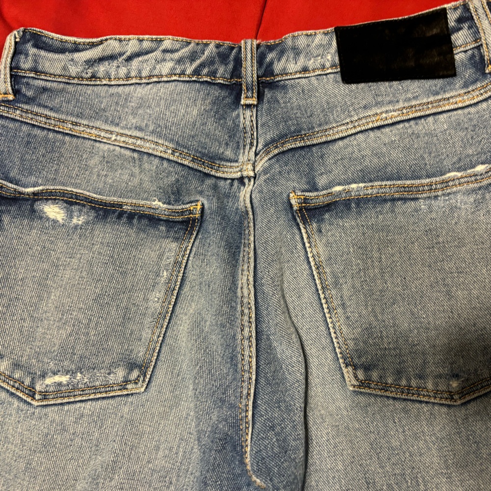 Zara Trafaluc Capri Sz 2 Very Unique Style Cuffed, Front Zip Decorative Pom Pom - Picture 4 of 10
